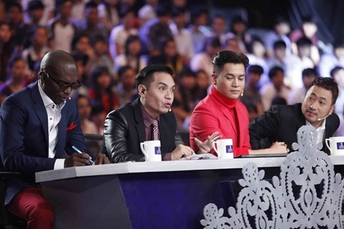 Hoa khôi Áo dài Việt Nam: Top 12 lộng lẫy chúc mừng Giáng sinh